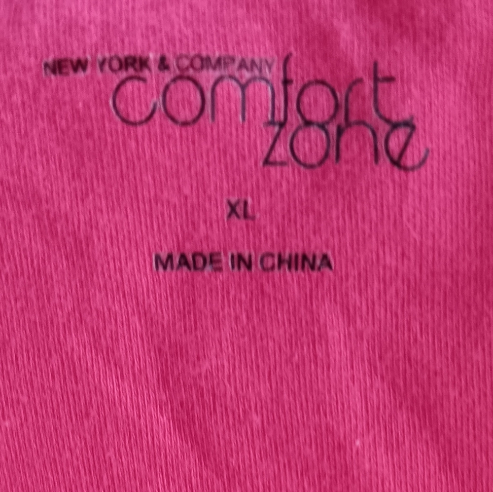 NEW YORK & COMPANY TOP XL - Picture 3 of 3